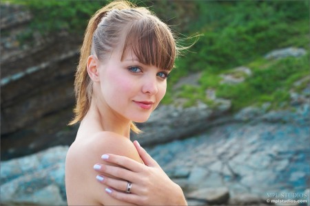 Emilli Ameli На пляже