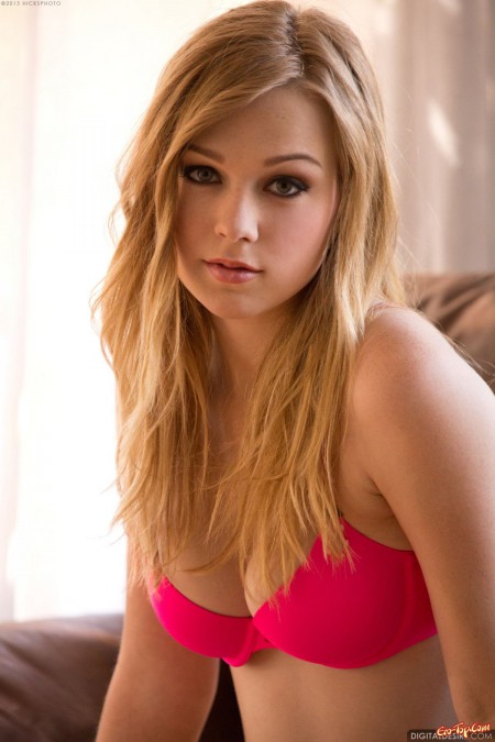 Alaina Fox