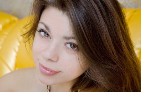 Elina A Демонстрирует свои чары