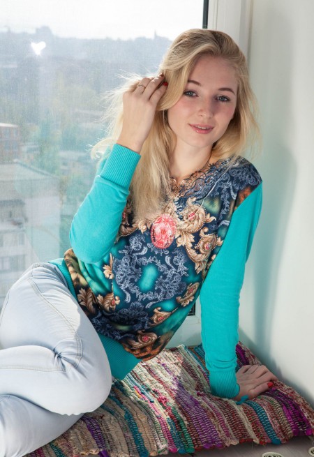 Leona A