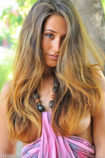 Eva Lovia
