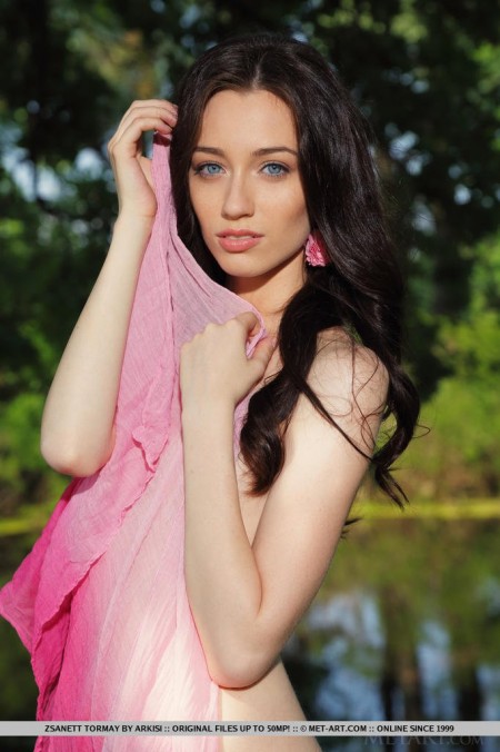 Zsanett Tormay Суони