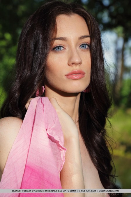 Zsanett Tormay Суони