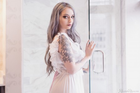  Красивая фотосессия ЖеневьеваЧистое утро, косплей, татуированная, в душе