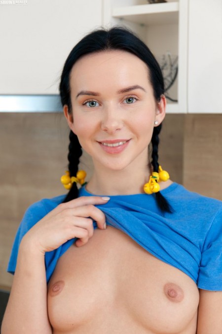 Natasha A Привлекательные Черты