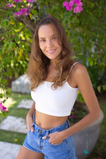 Katya Clover