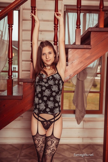 Katty F Дома Одна
