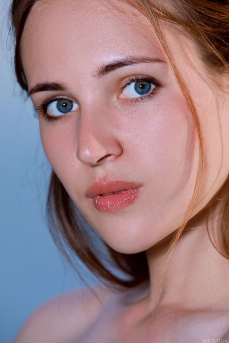 Hailey J В деревне