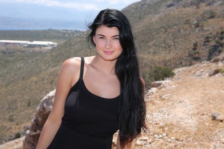 Lucy Li За Морем