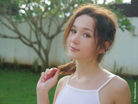 Ellie Leen Мой Задний Двор