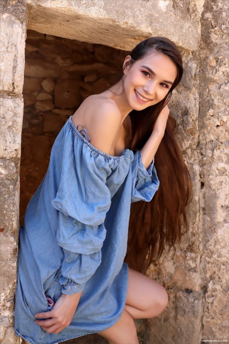 Leona Mia Открытка
