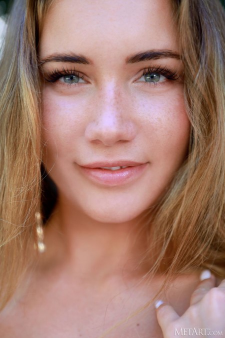 Mary Rock БЕРЕГ РЕКИ