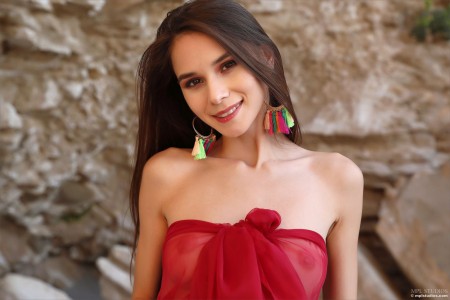 Leona Mia