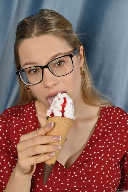 Katarina Meis Оближи Это