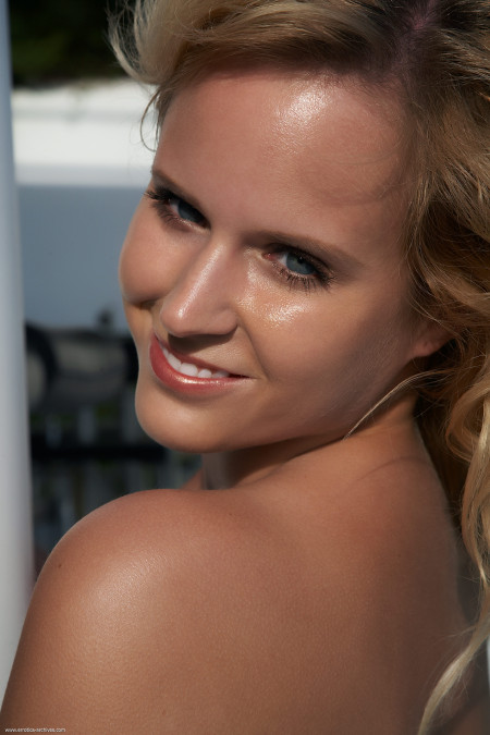 Zuzana Drabinova Красное Платье