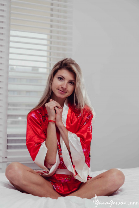 Gina Gerson В японском стиле