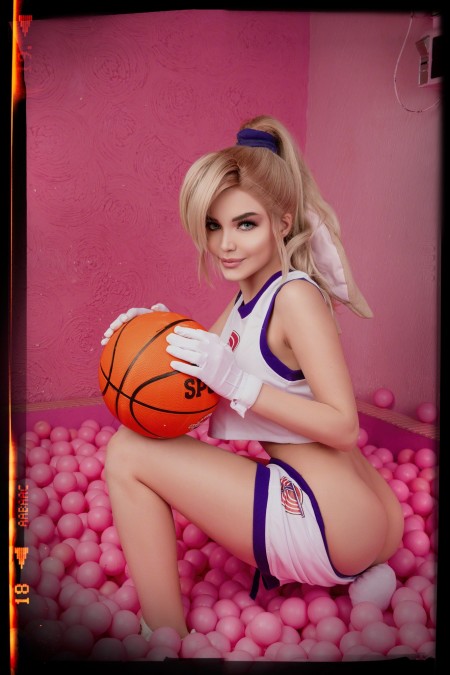 Kalinka Fox Косплей Лолы Банни