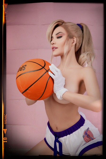 Kalinka Fox Косплей Лолы Банни