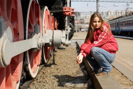 Anya A Открытка с края 7