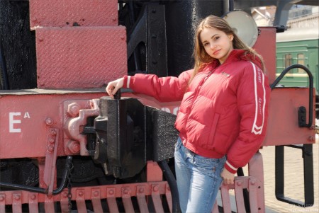 Anya A Открытка с края 7