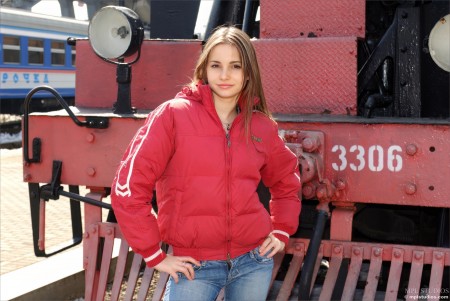 Anya A Открытка с края 7