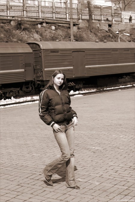 Anya A Открытка с края 7
