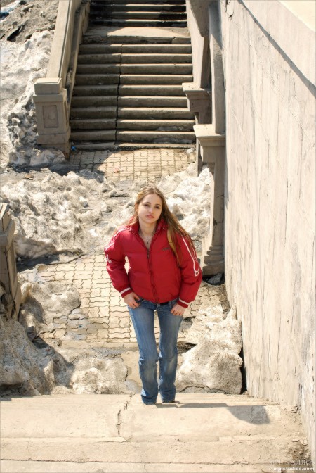Anya A Открытка с края 8