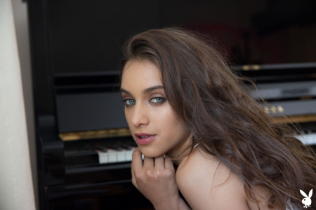 Uma Jolie Душевное Выражение