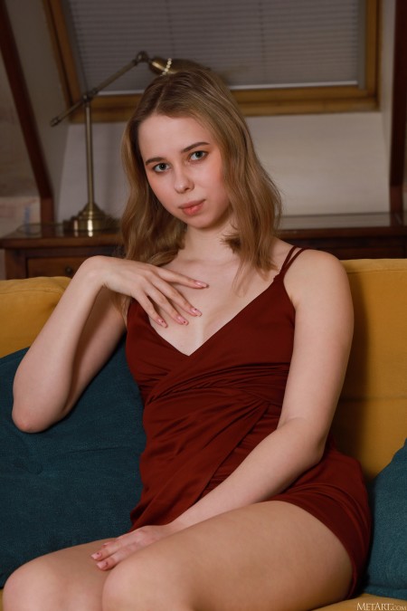 Alice A Нежный жёлтый