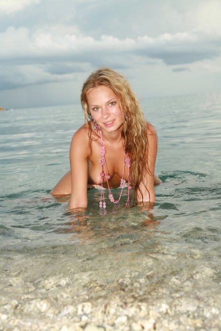 Sonya C Представляя