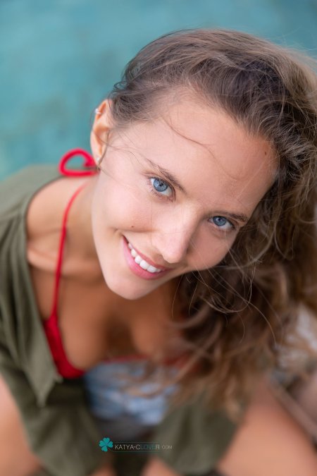 Katya Clover Привет