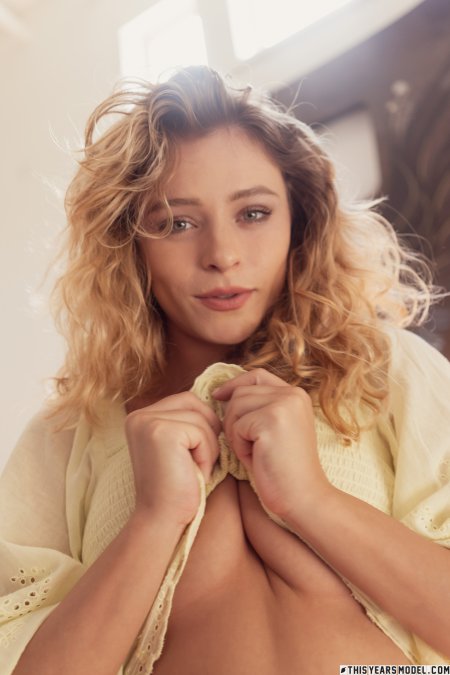 Alice Antoinette Долой Её Блузку