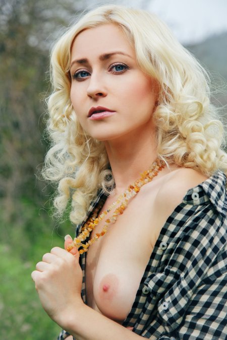 Janelle B Стена