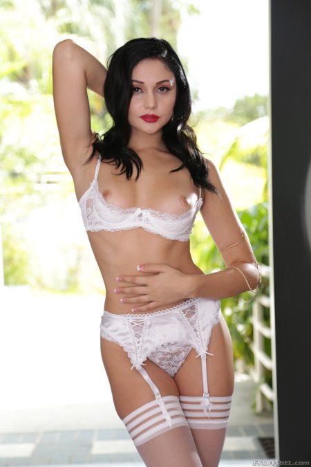 Ariana Marie