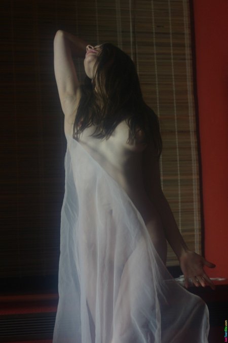 Julianna B Трогающая